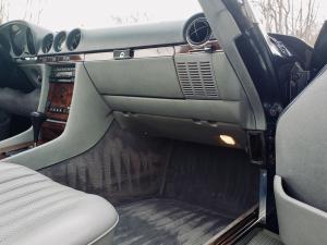 Mercedes-Benz 560 SL 1986 года  (NA)